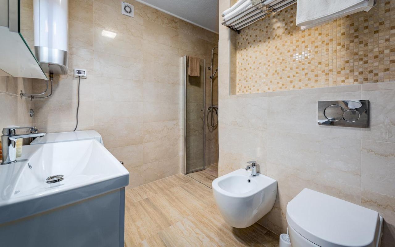 Punta Mary House With Apartment อูมัค ภายนอก รูปภาพ